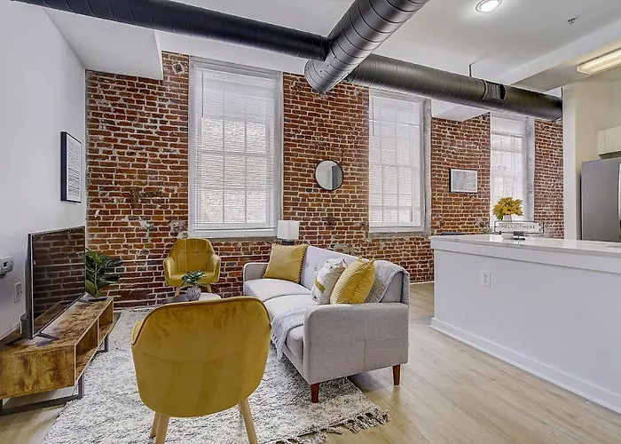 Frontdesk I Carriage Wheel Lofts Apts Philadelphia